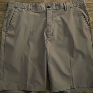 Greg Norman Men's Grey Polyester Chino Golf Shorts Size 40 Gray